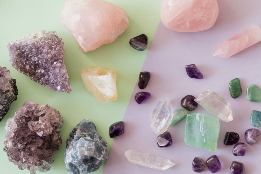 Crystals Kya Hain? Poori Jaankari — History, Formation, Gemstone se Antar aur India mein Mahatva