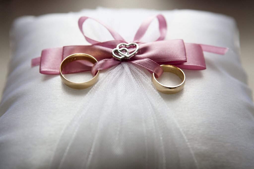 ratna dharan gemstone ring closeup