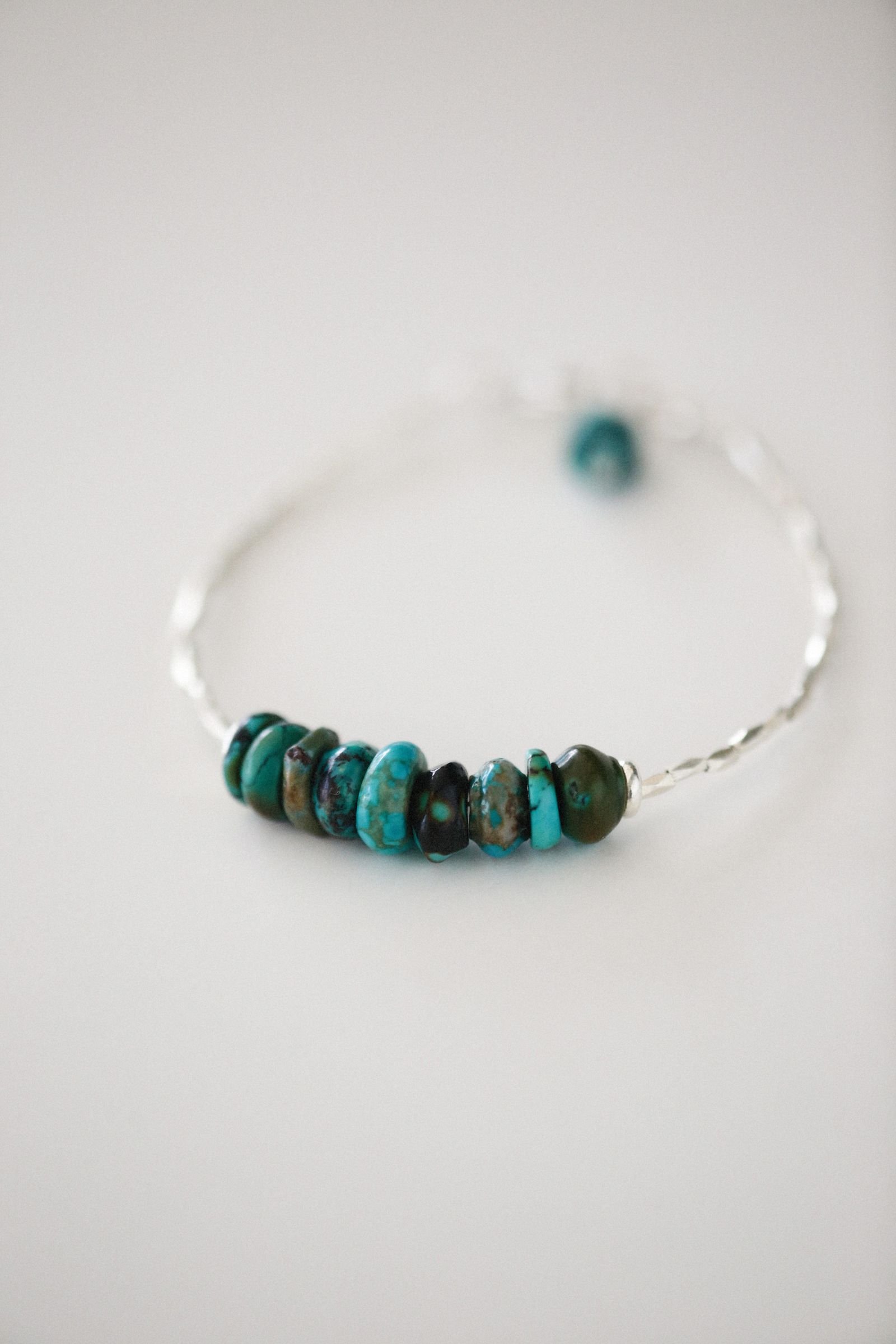 Turquoise chandi ke bracelet mein