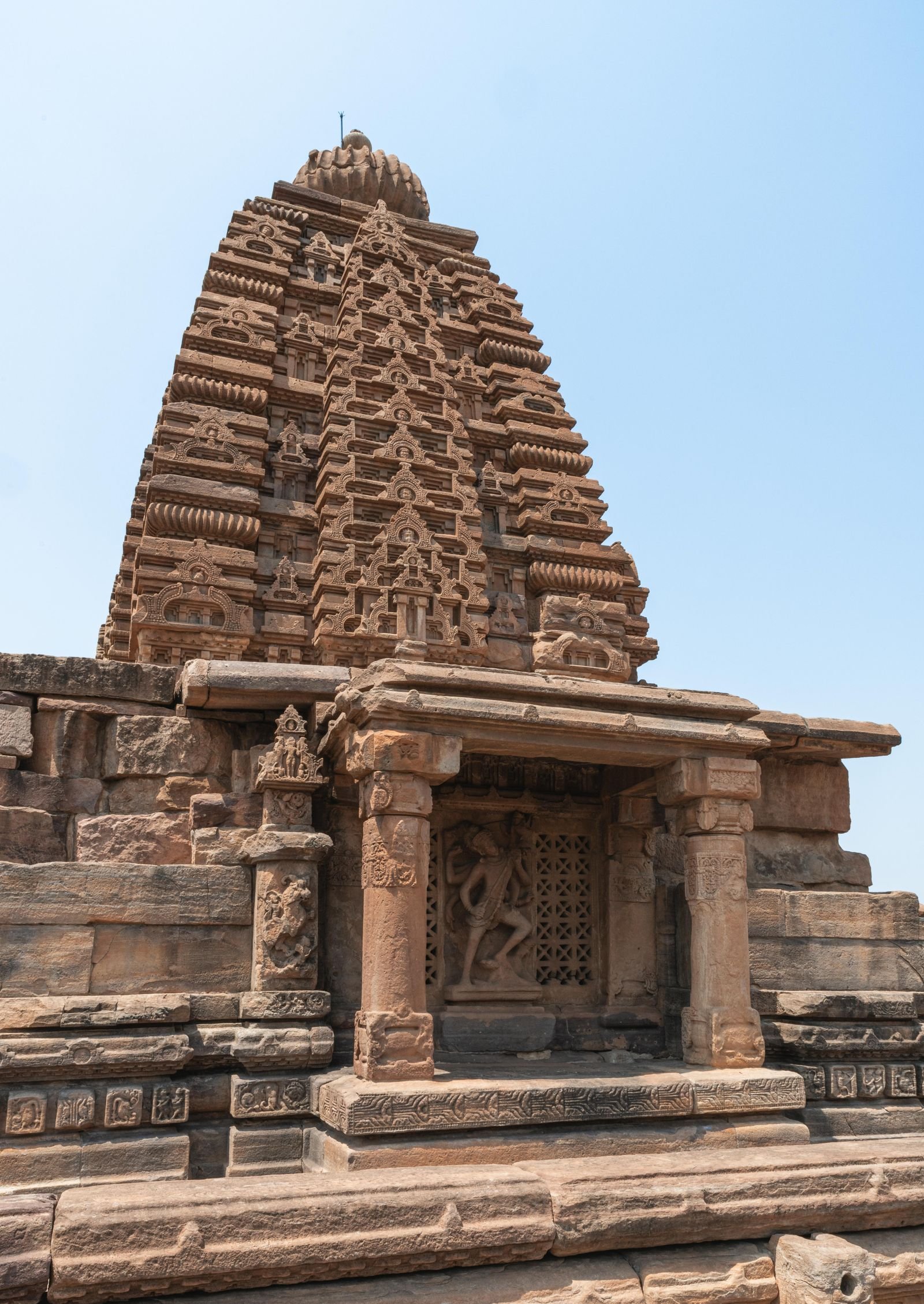 अधिष्ठान उपपीठ मंदिर आधार वास्तु - पट्टडकल शिल्प