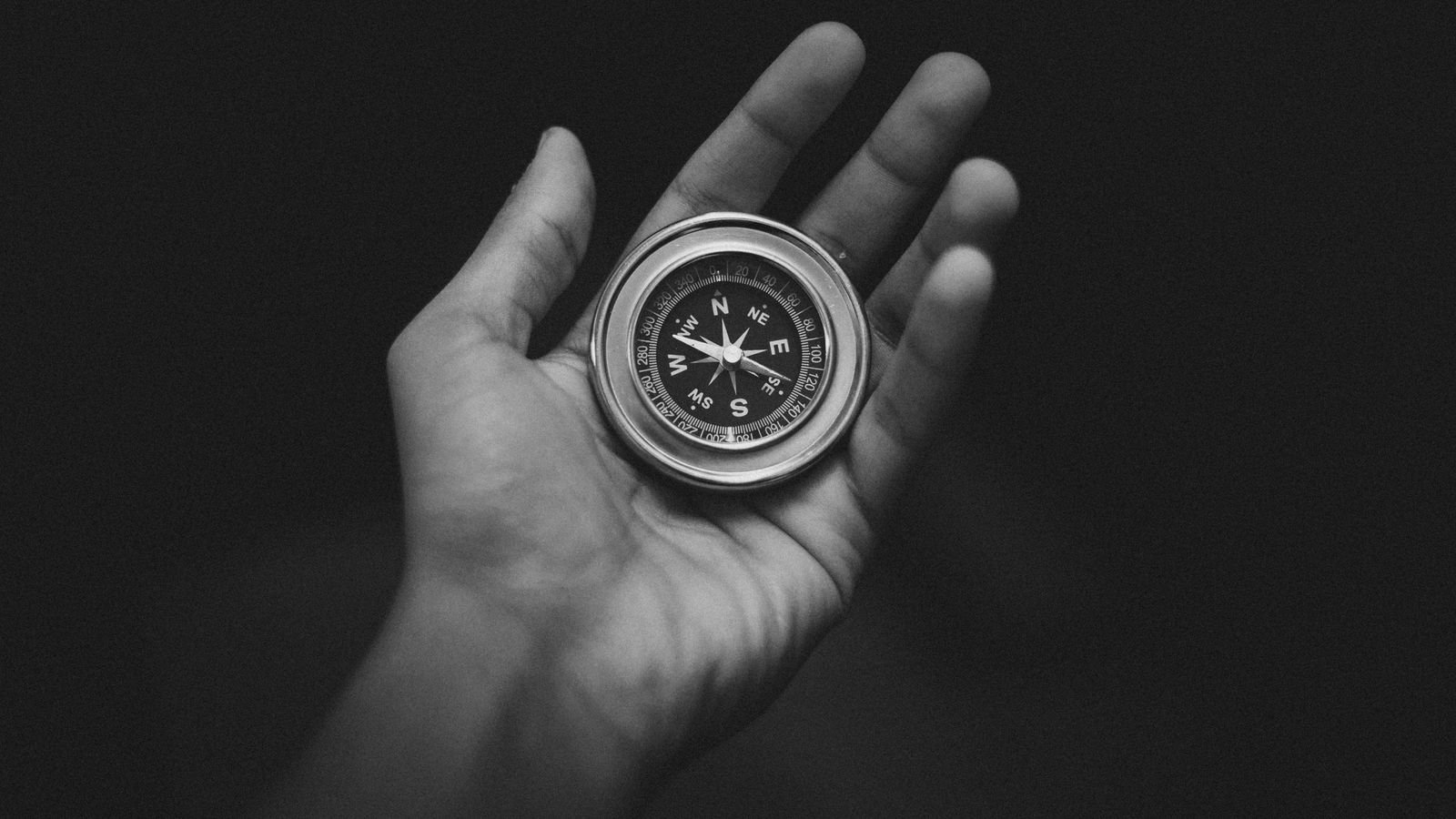 Compass haath mein - vastu disha vigyan ka aadhar