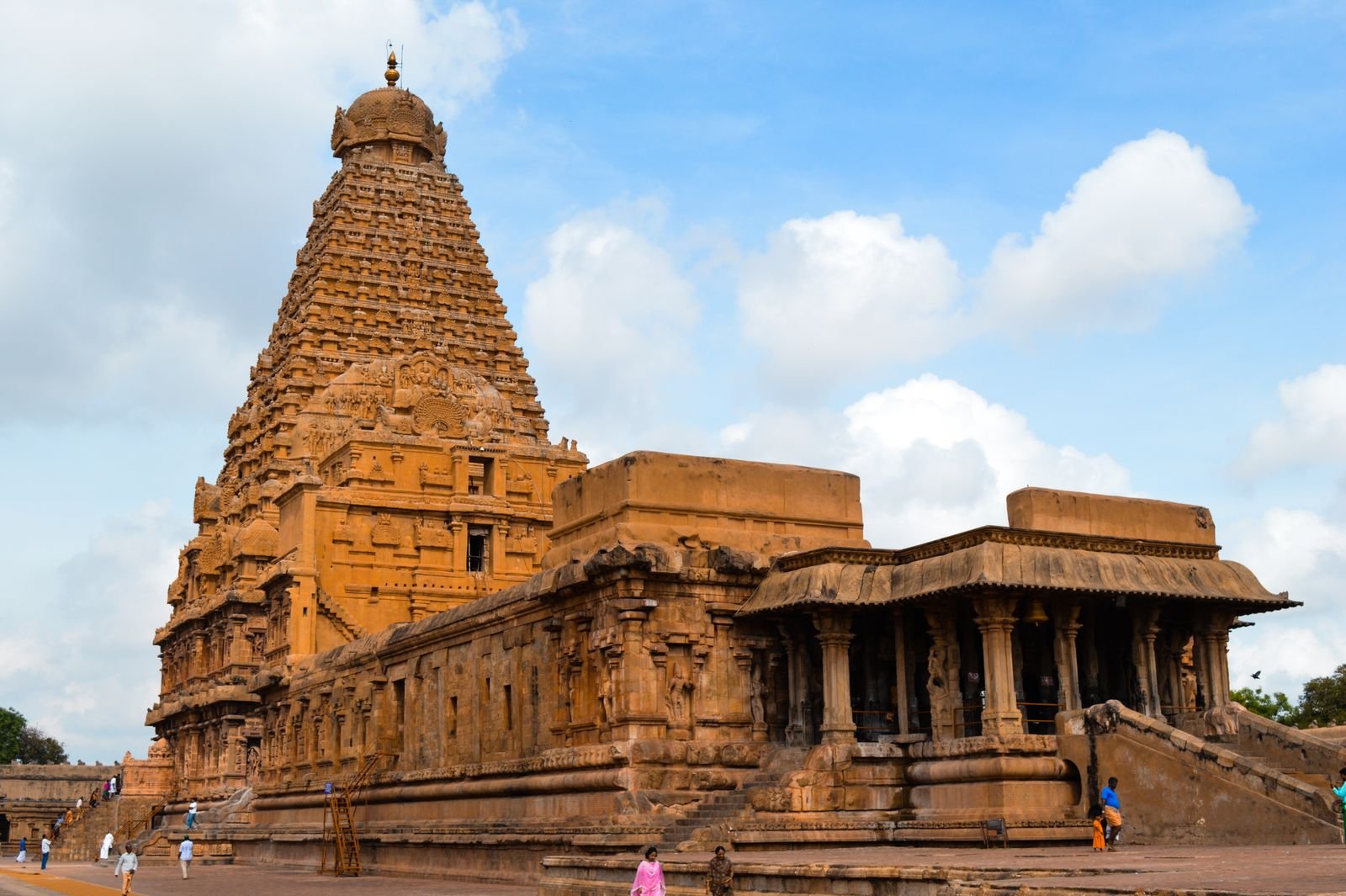 द्रविड़ शैली विमान तल शिखर स्तूपिका - तंजावुर बृहदेश्वर मंदिर वास्तु